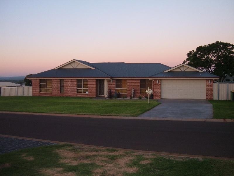 2 Clara Street, Highfields QLD 4352