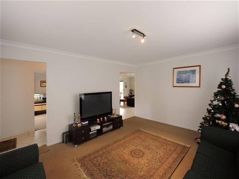 4 Winning Court, Glenvale QLD 4350