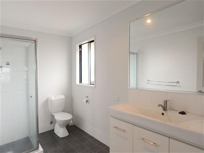 4 Winning Court, Glenvale QLD 4350