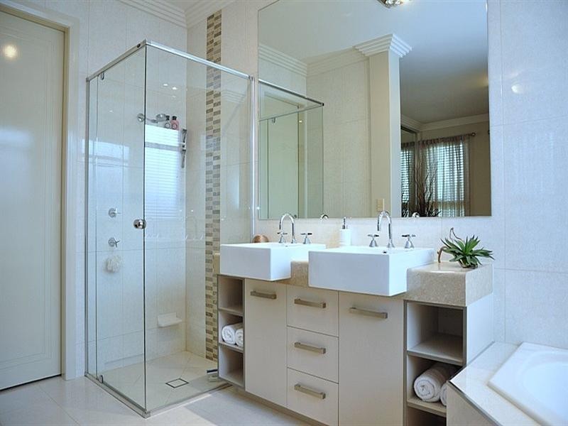 8 Beardsworth Court, Middle Ridge QLD 4350