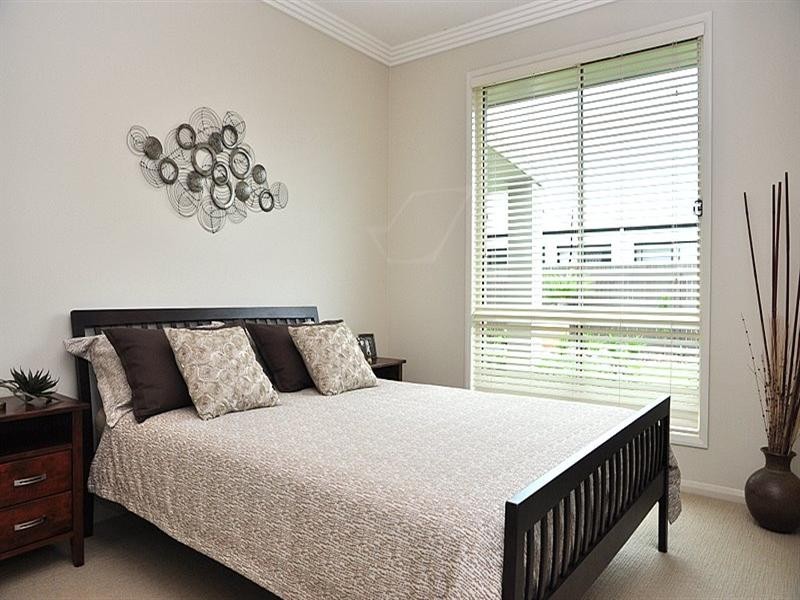 8 Beardsworth Court, Middle Ridge QLD 4350