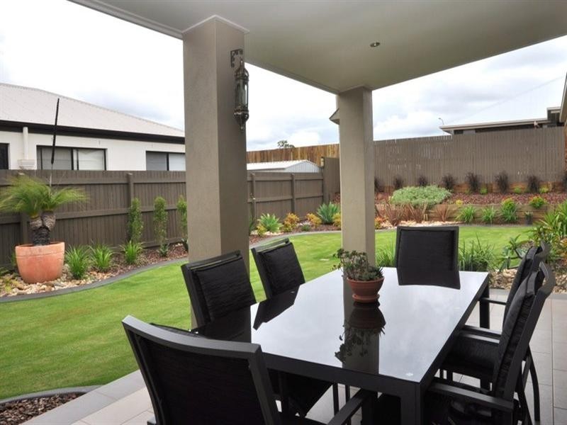 8 Beardsworth Court, Middle Ridge QLD 4350