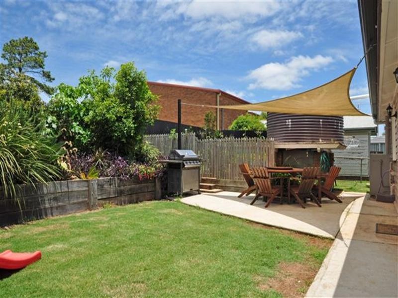 42 Victory Street, Newtown QLD 4350