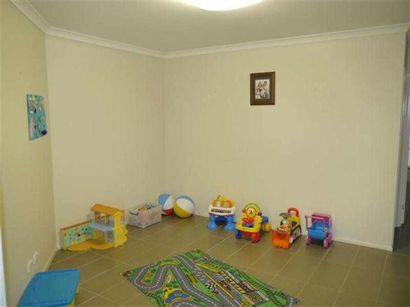 24 Wellington Street, Wyreema QLD 4352