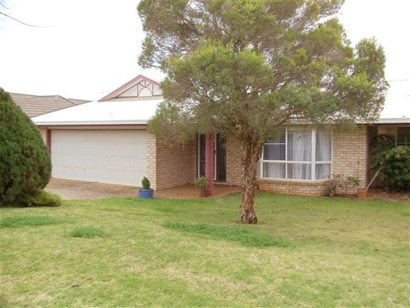 9 Shamrock Court, Middle Ridge QLD 4350