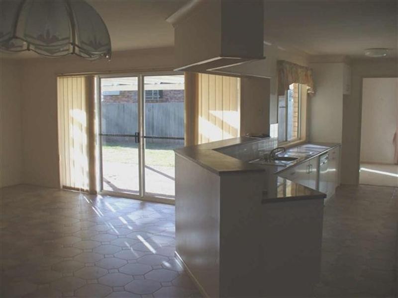 9 Shamrock Court, Middle Ridge QLD 4350