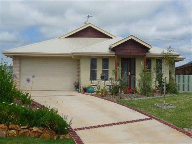 3 Pendrea Close, Highfields QLD 4352