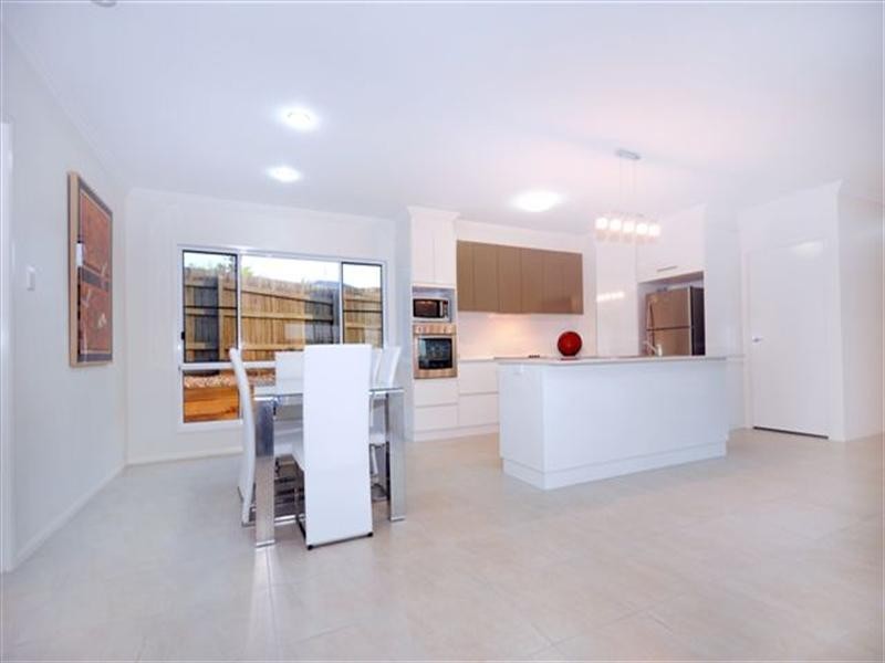 4 Joy Close, Highfields QLD 4352