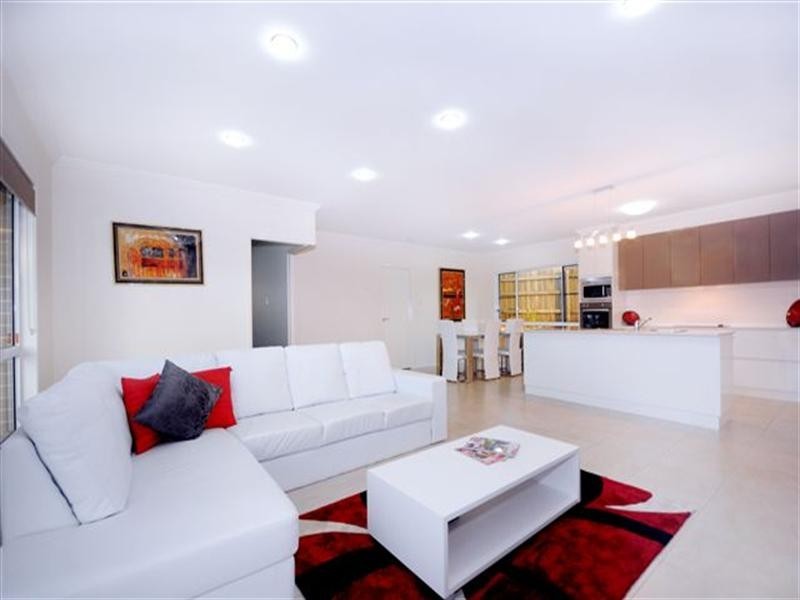 4 Joy Close, Highfields QLD 4352