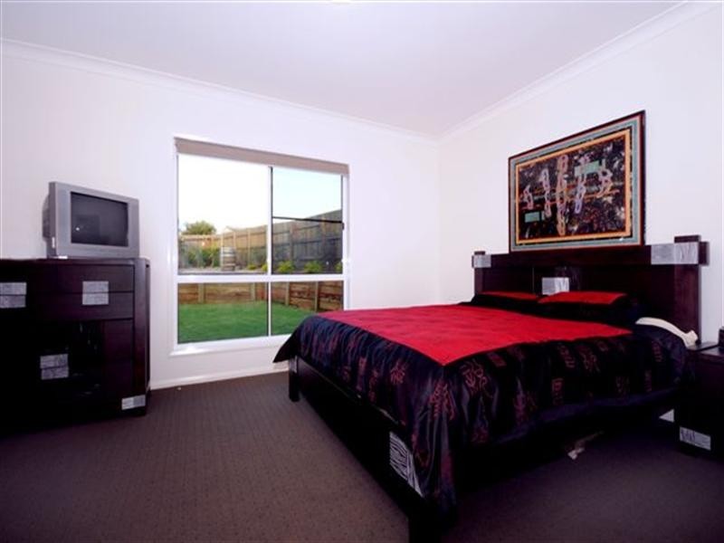 4 Joy Close, Highfields QLD 4352