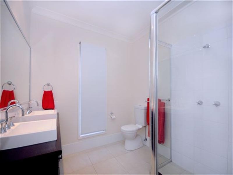 4 Joy Close, Highfields QLD 4352