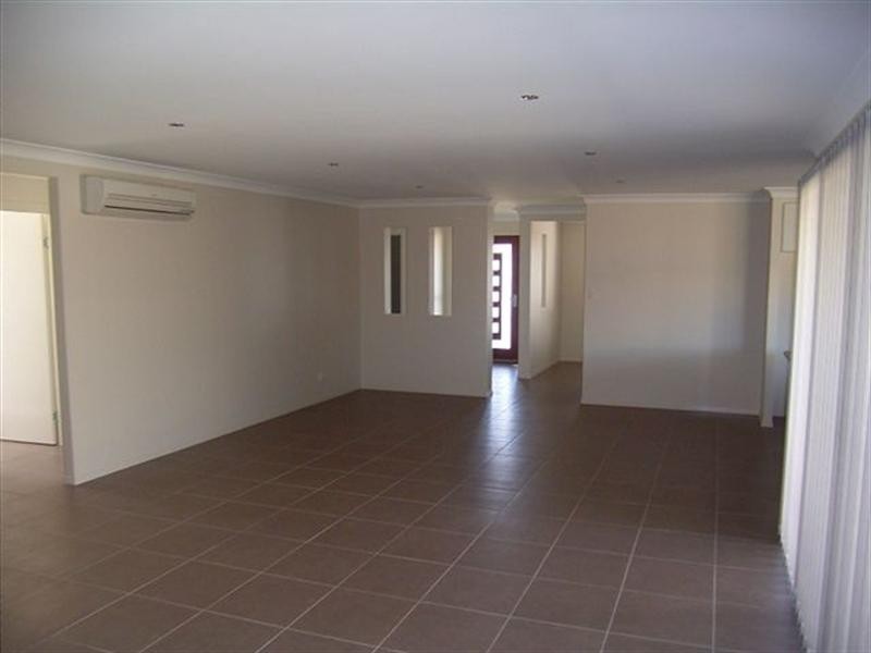 33 Honeyeater Drive, Highfields QLD 4352