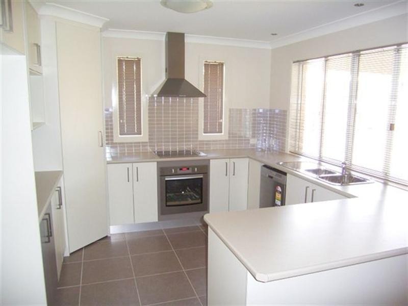 33 Honeyeater Drive, Highfields QLD 4352