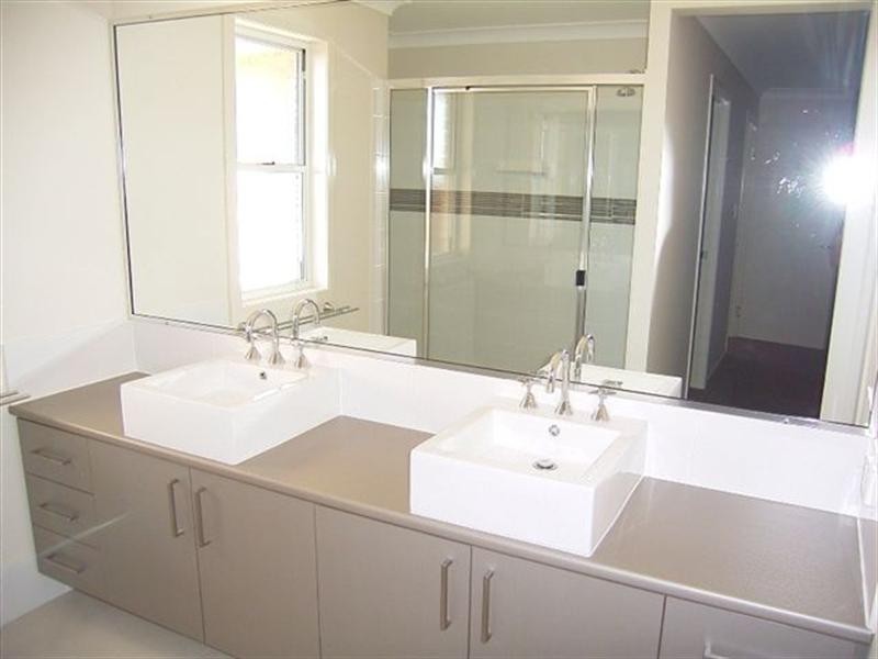 33 Honeyeater Drive, Highfields QLD 4352