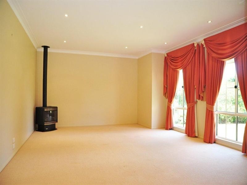 10 Parsley Drive, Middle Ridge QLD 4350