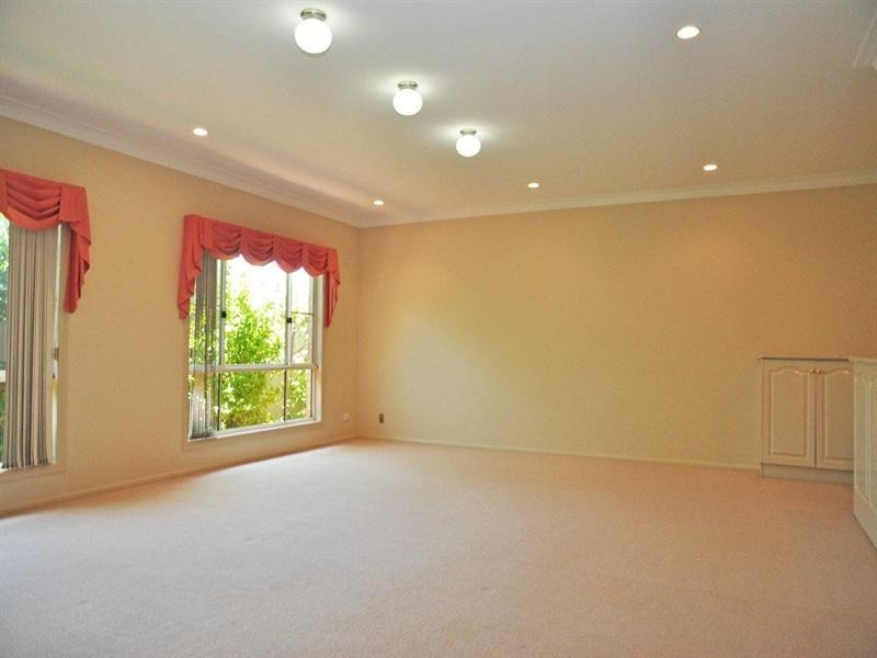 10 Parsley Drive, Middle Ridge QLD 4350