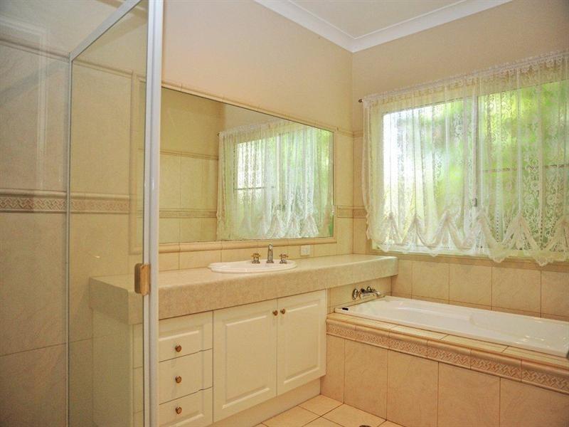 10 Parsley Drive, Middle Ridge QLD 4350