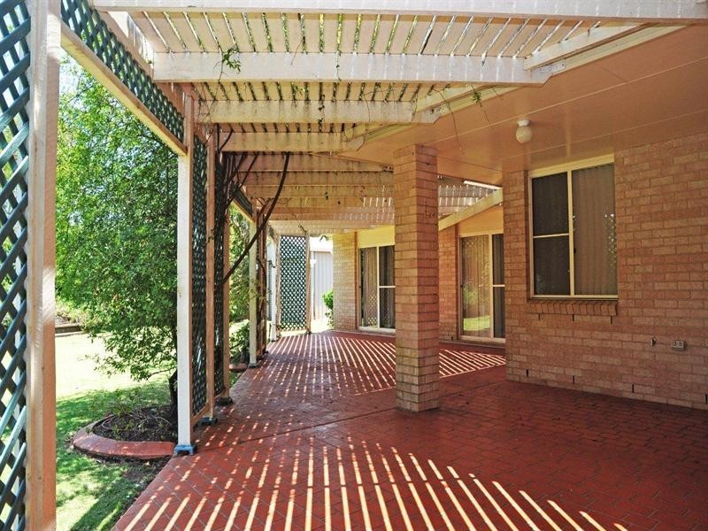 10 Parsley Drive, Middle Ridge QLD 4350