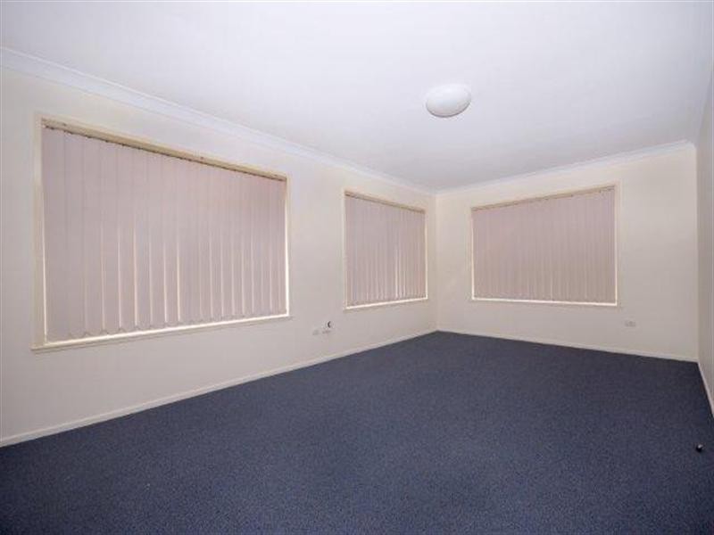 8 Leichardt Street, Centenary Heights QLD 4350