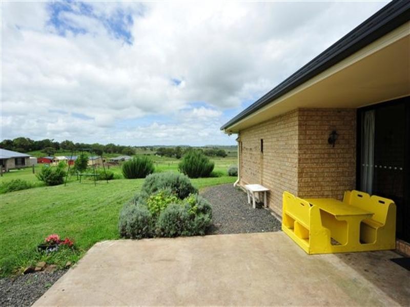 12 Commonwealth Crescent, Gowrie Junction QLD 4352