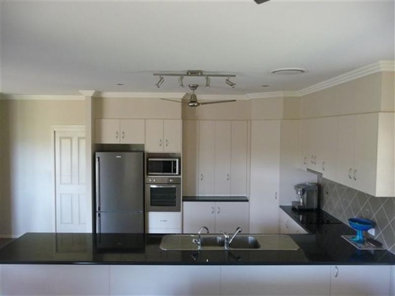 4 Emily Court, Cawdor QLD 4352