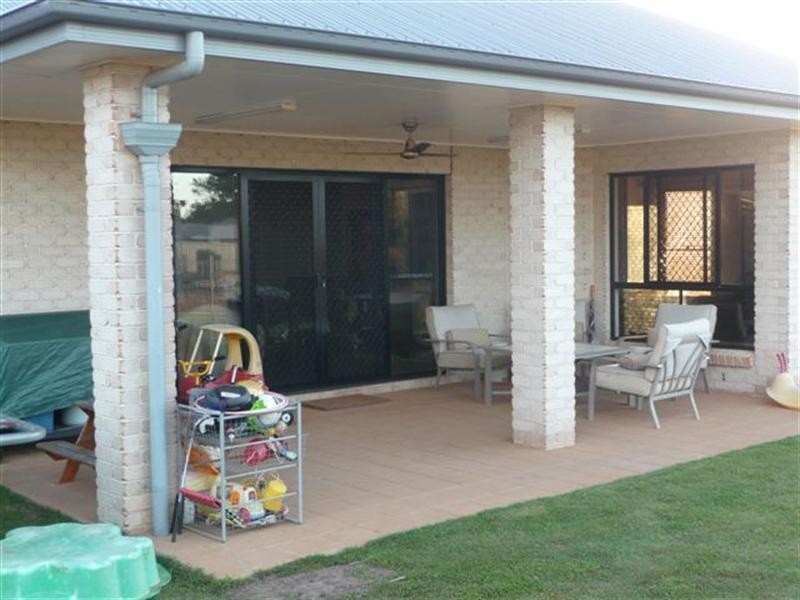 4 Emily Court, Highfields QLD 4352