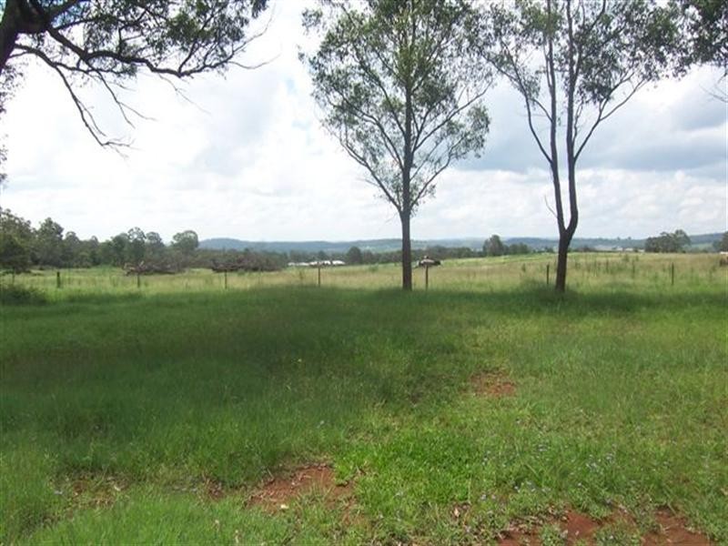 28 Fernbank Road, Cabarlah QLD 4352