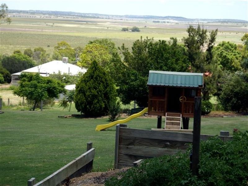1 King Street, Kingsthorpe QLD 4400