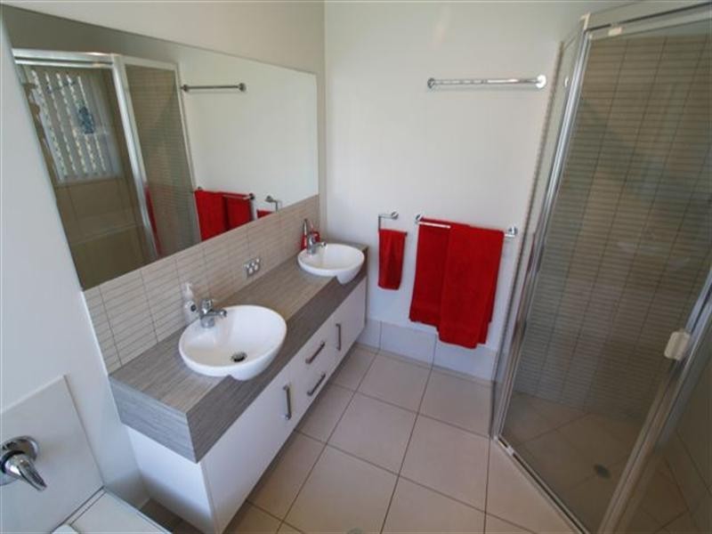 8 Nioka Drive, Highfields QLD 4352