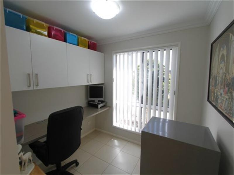 8 Nioka Drive, Highfields QLD 4352