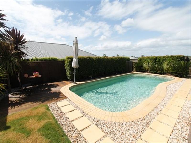 8 Nioka Drive, Highfields QLD 4352