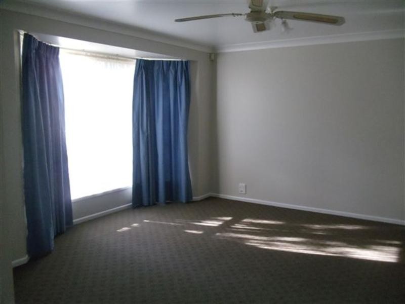 12 Muller Street, Kearneys Spring QLD 4350