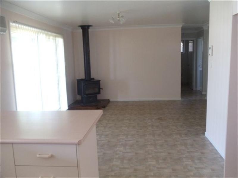 12 Muller Street, Kearneys Spring QLD 4350