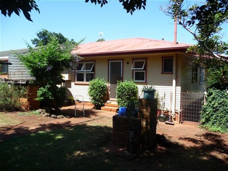 309 Tor Street, Wilsonton QLD 4350
