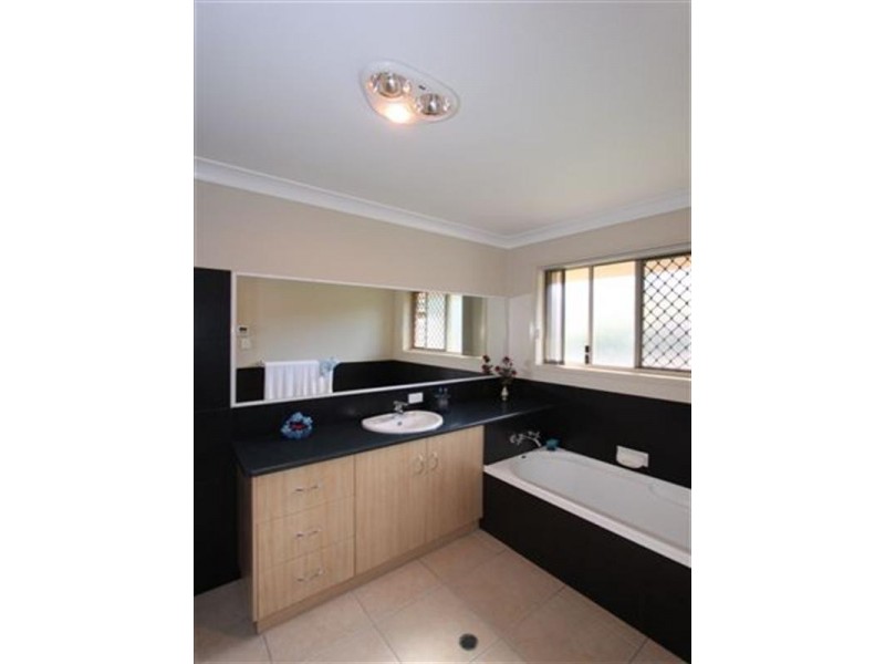 62 Barlow Street, Wilsonton QLD 4350