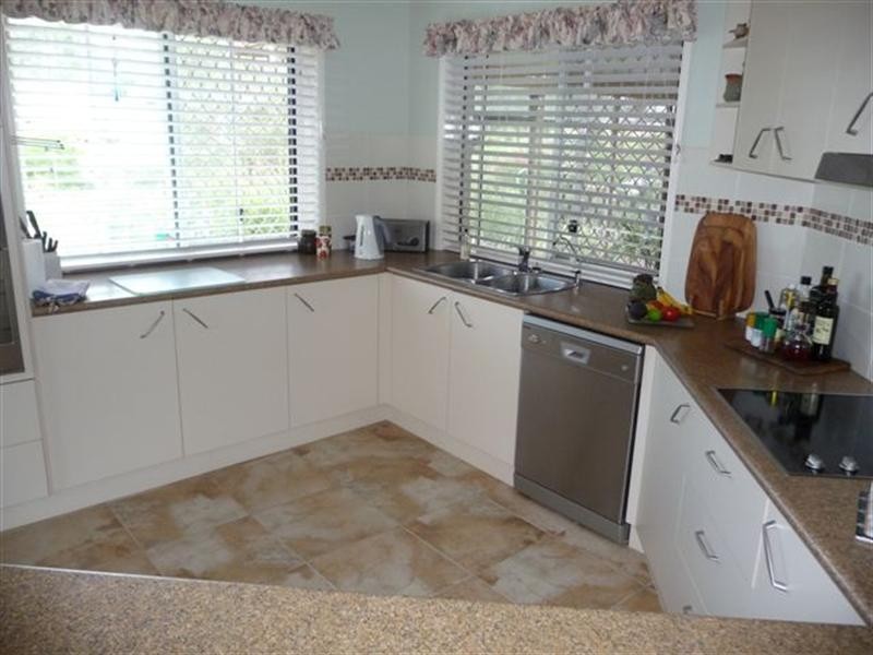 16 Trevean Drive, Kleinton QLD 4352