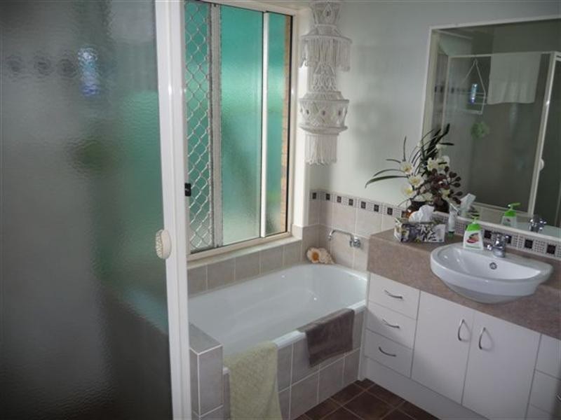 16 Trevean Drive, Kleinton QLD 4352