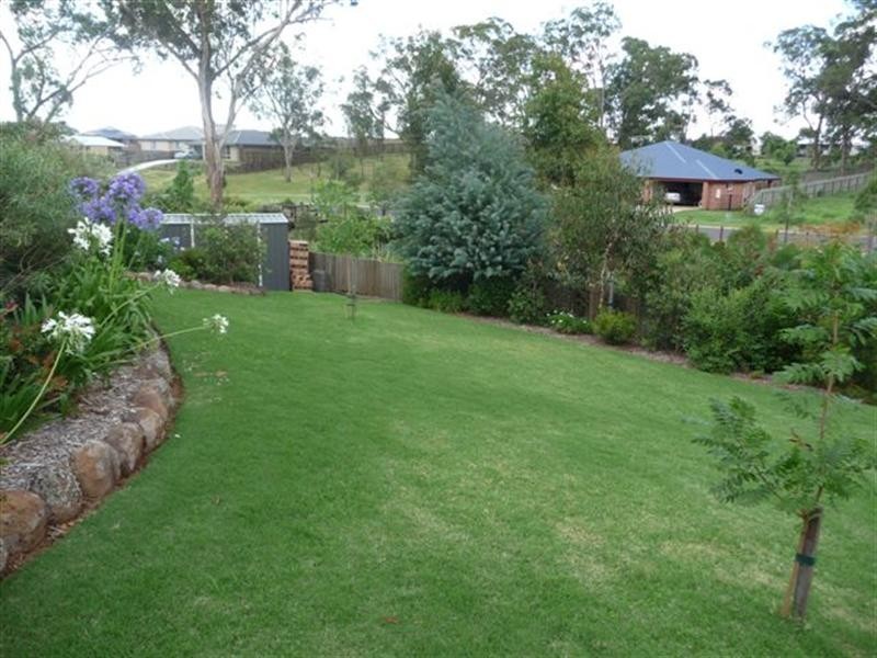 16 Trevean Drive, Kleinton QLD 4352