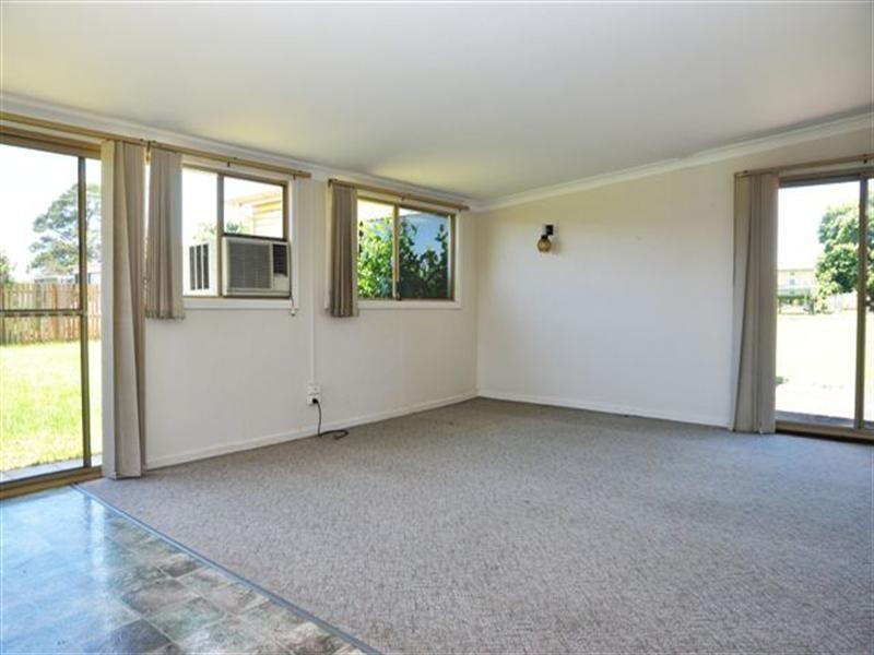 4 Walker Street, Harristown QLD 4350