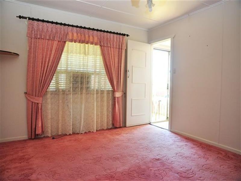 4 Walker Street, Harristown QLD 4350