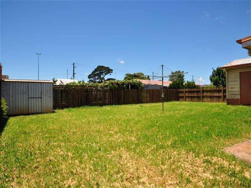 4 Walker Street, Harristown QLD 4350