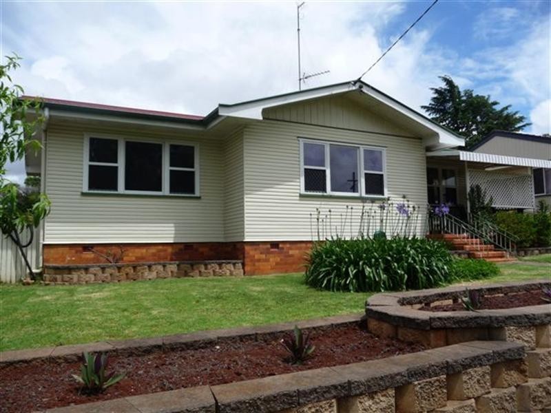 315 Tor Street, Wilsonton QLD 4350