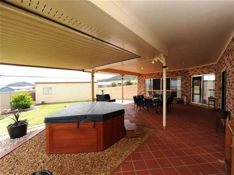 50 Belclaire Drive, Westbrook QLD 4350