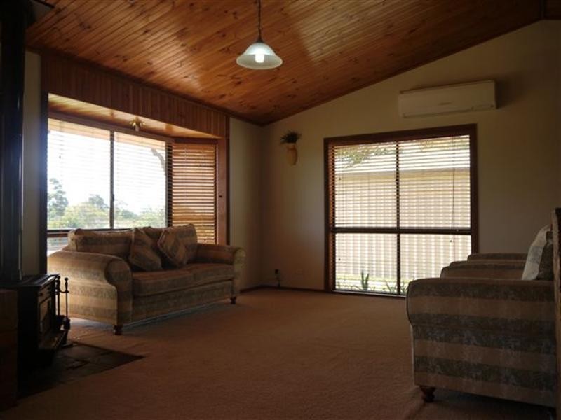 11 Perrin Road, Cambooya QLD 4358