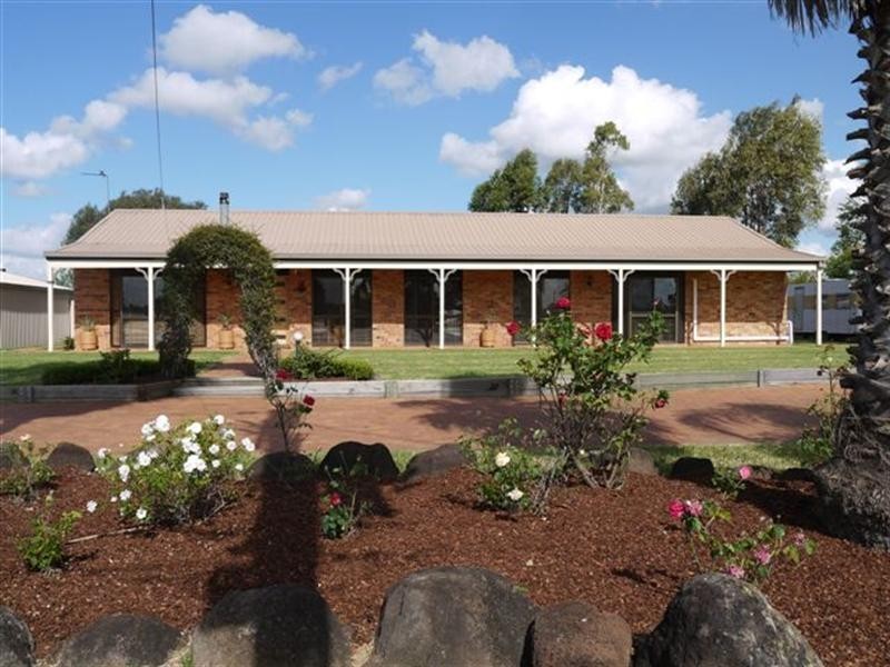 11 Perrin Road, Cambooya QLD 4358