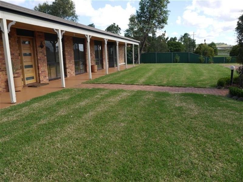 11 Perrin Road, Cambooya QLD 4358