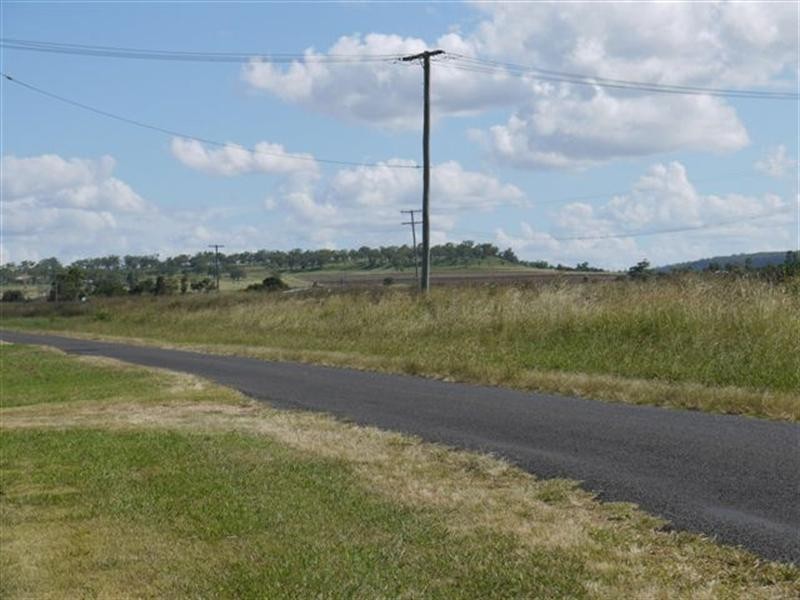 11 Perrin Road, Cambooya QLD 4358