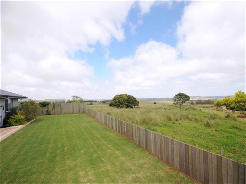 7 Campbell Drive, Highfields QLD 4352