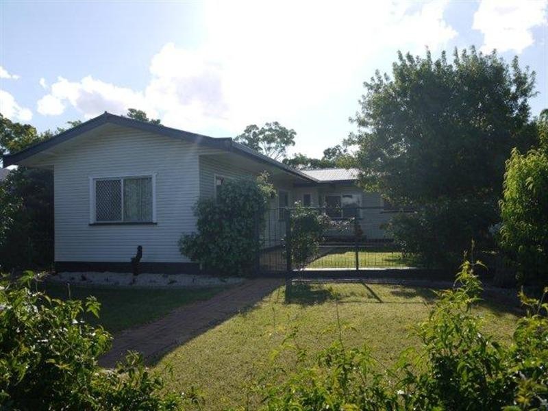 11 Murray Street, Pittsworth QLD 4356