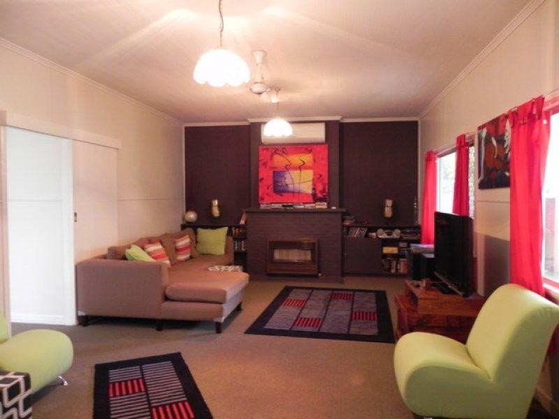 11 Murray Street, Pittsworth QLD 4356